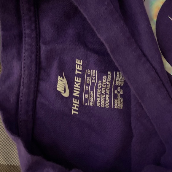 Nike heart shirt - Picture 2 of 2